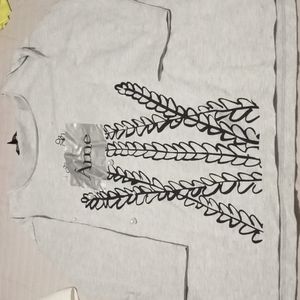 Girls size Small (14/16) ltshirt long sleeve (3/4)